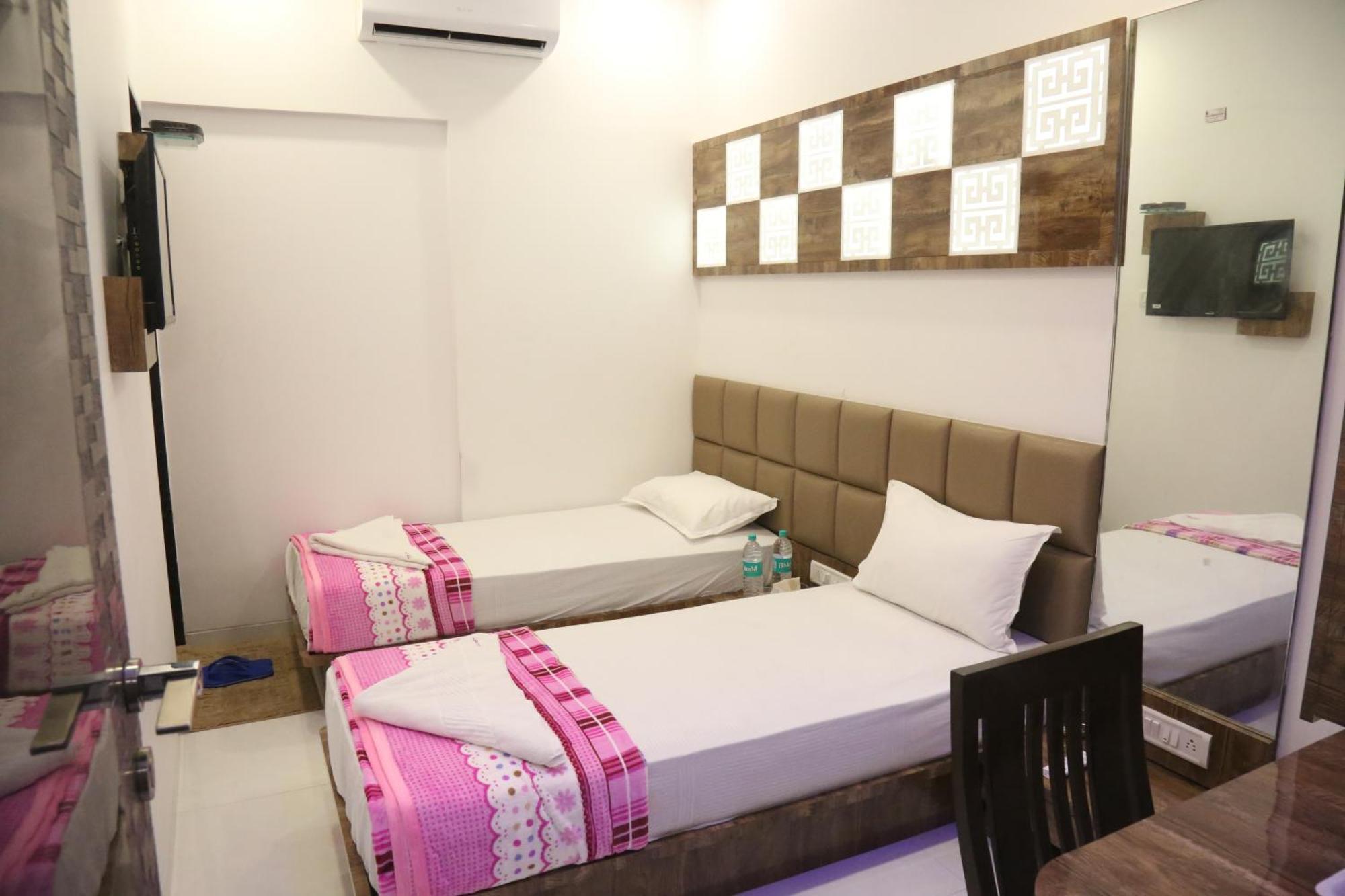 Hotel Magnum Airport T-2 Bombay Esterno foto