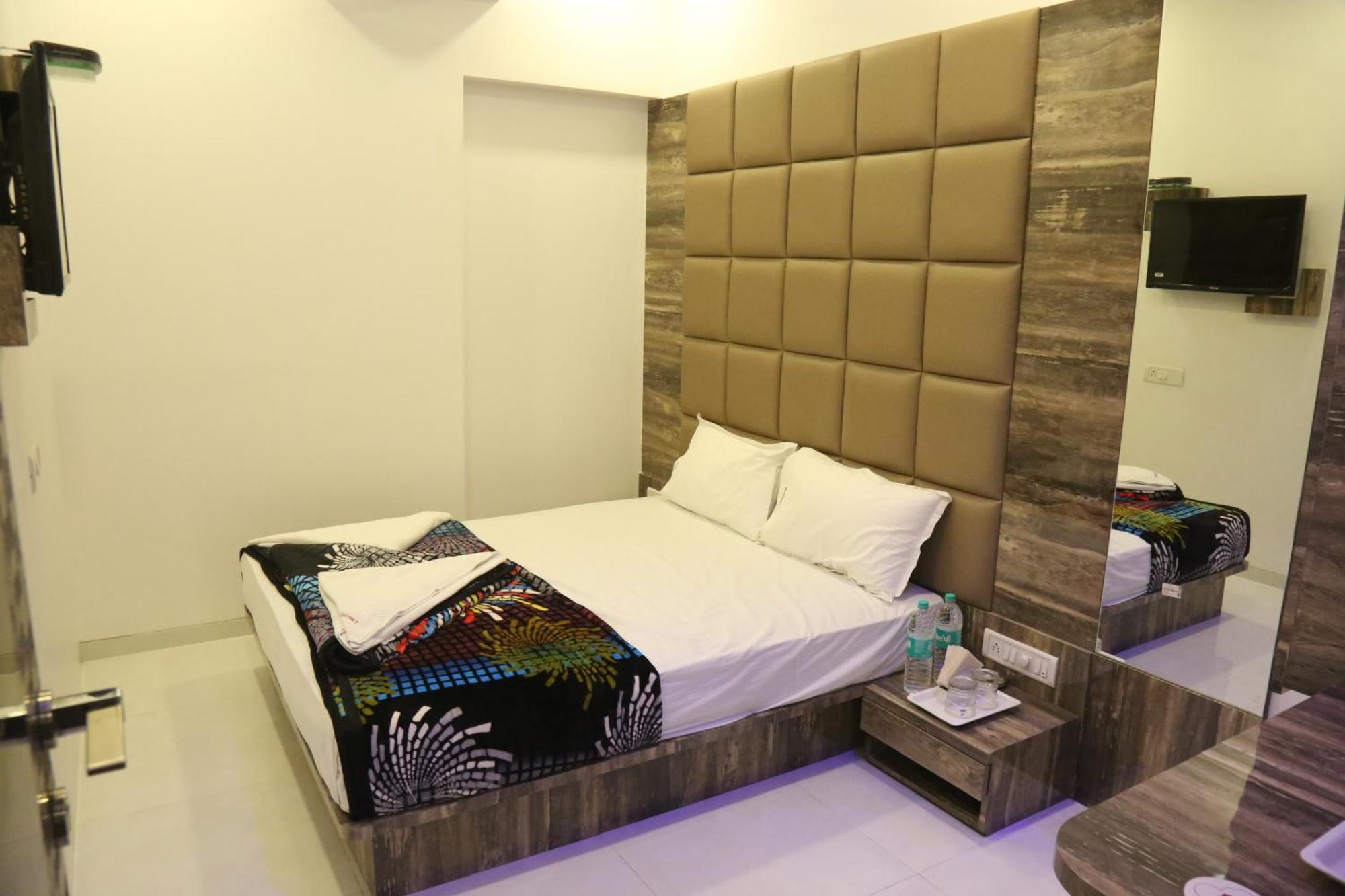 Hotel Magnum Airport T-2 Bombay Esterno foto
