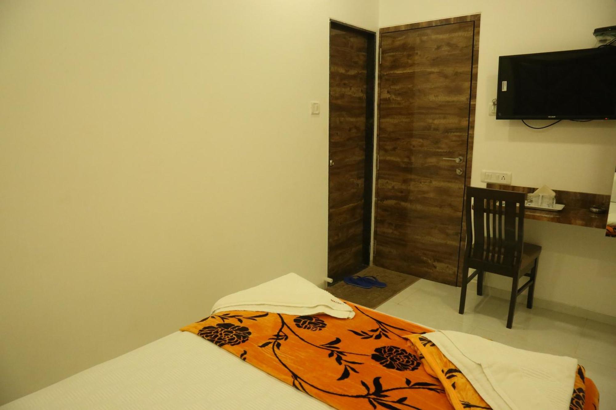 Hotel Magnum Airport T-2 Bombay Esterno foto