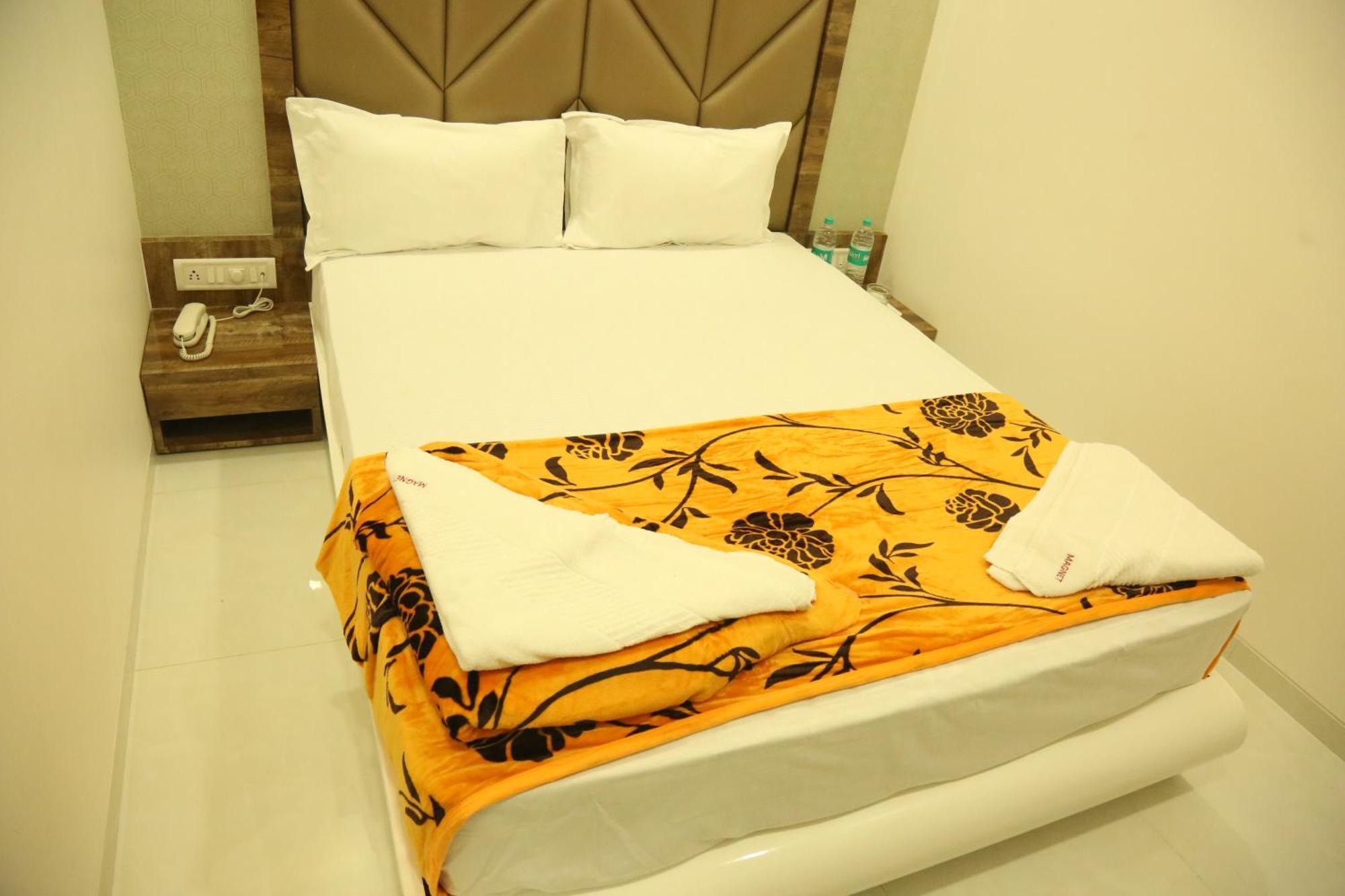 Hotel Magnum Airport T-2 Bombay Esterno foto