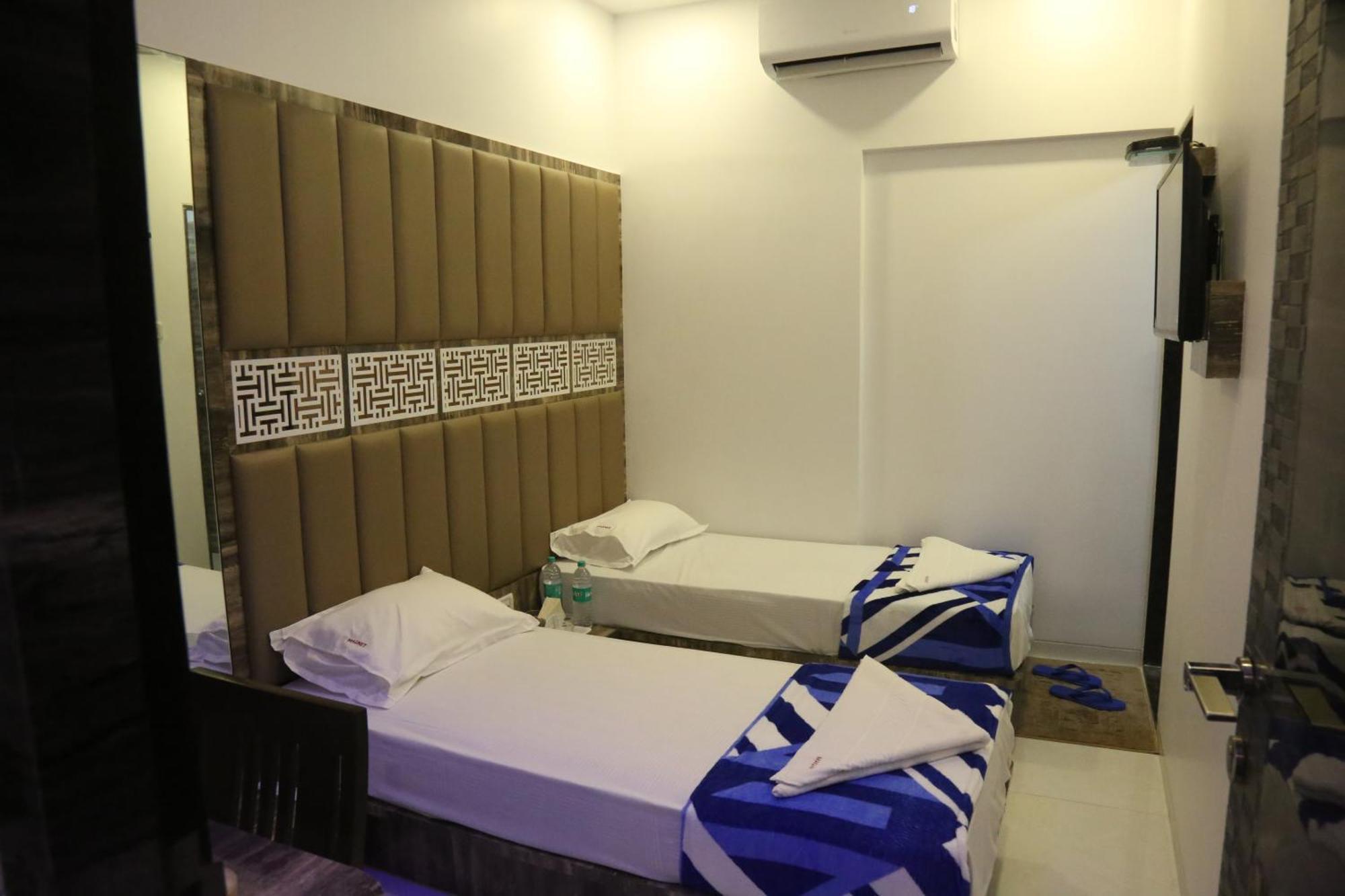 Hotel Magnum Airport T-2 Bombay Esterno foto