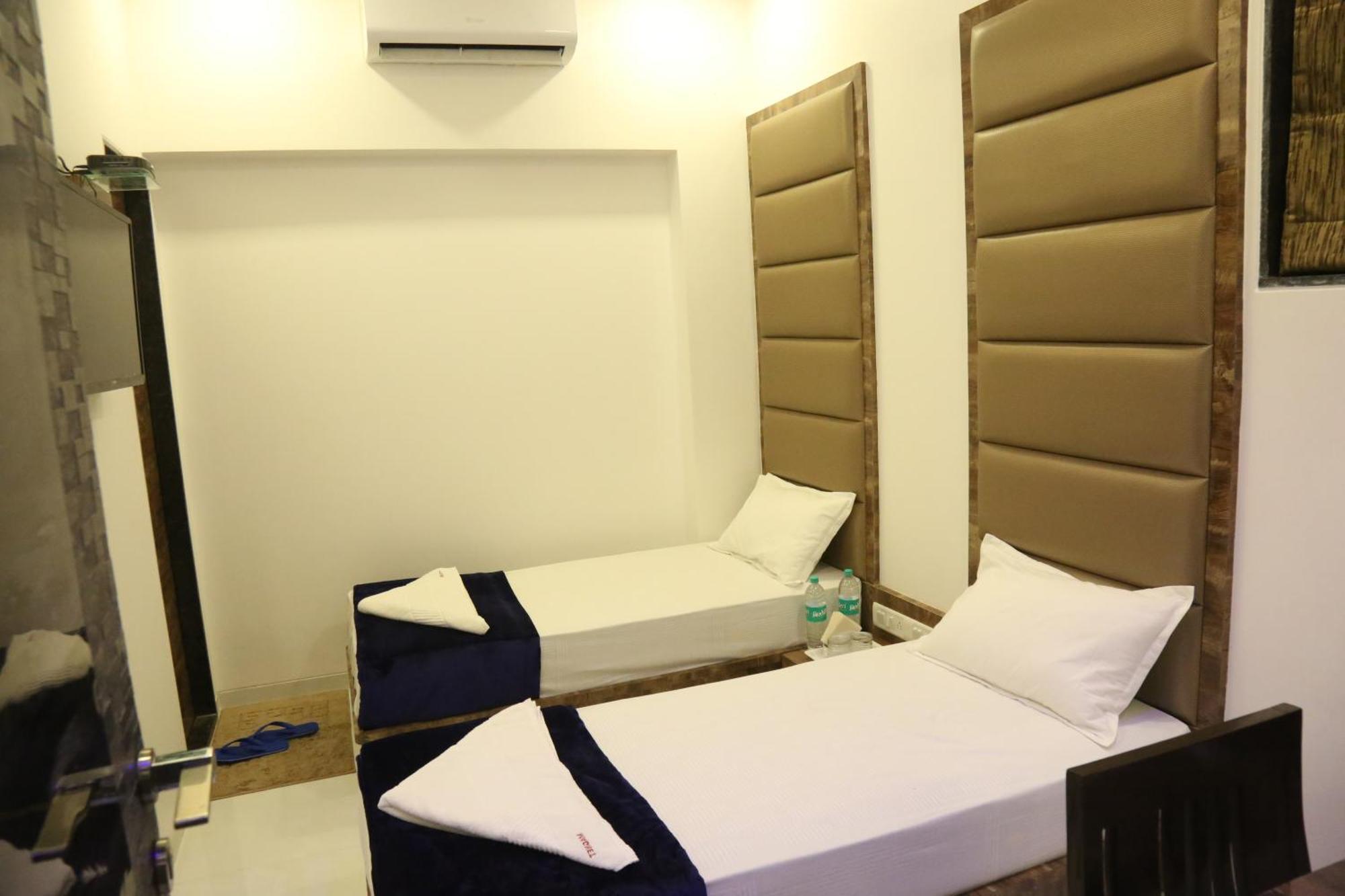 Hotel Magnum Airport T-2 Bombay Esterno foto